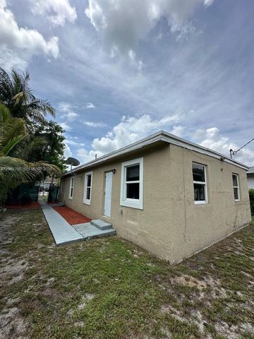 728 SW 6th St 2, Dania Beach, FL 33004