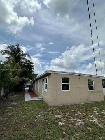 728 SW 6th St 2, Dania Beach, FL 33004