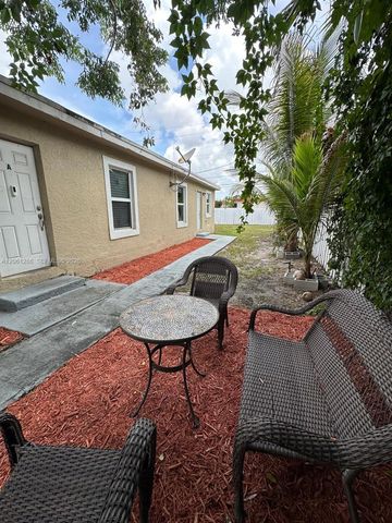 728 SW 6th St 2, Dania Beach, FL 33004