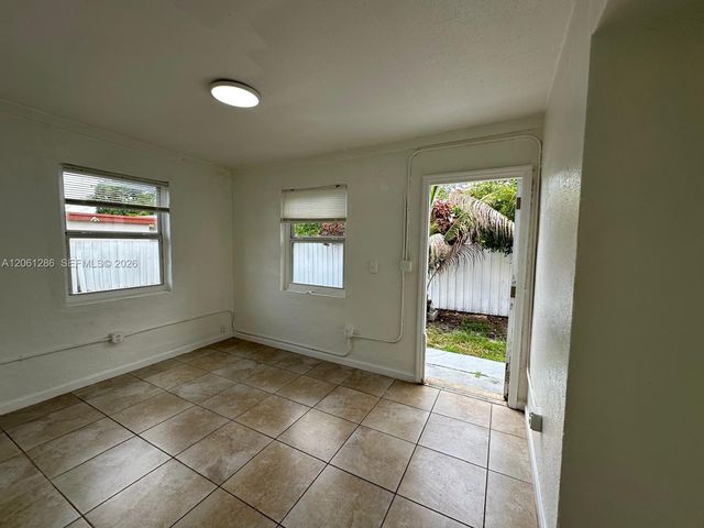 728 SW 6th St 2, Dania Beach, FL 33004