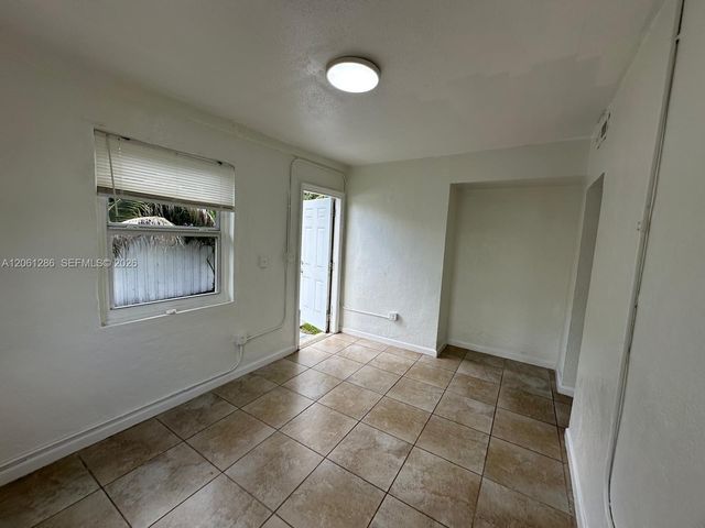 728 SW 6th St 2, Dania Beach, FL 33004