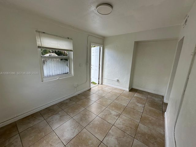 728 SW 6th St 2, Dania Beach, FL 33004