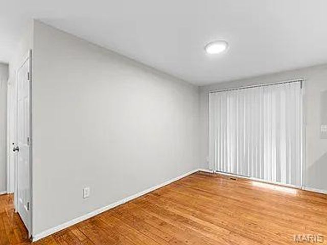 10265 Lord Drive, St Louis, MO 63136