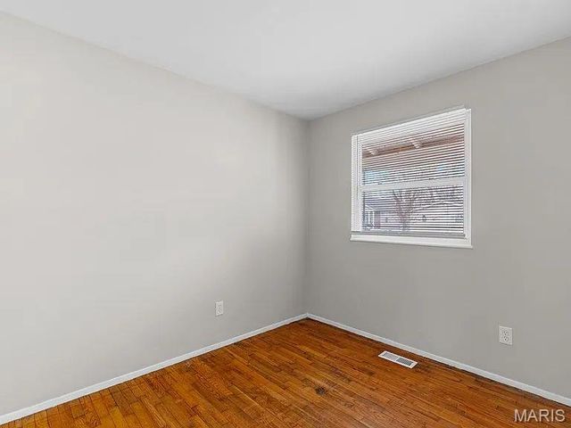 10265 Lord Drive, St Louis, MO 63136