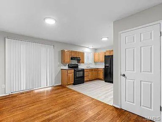 10265 Lord Drive, St Louis, MO 63136