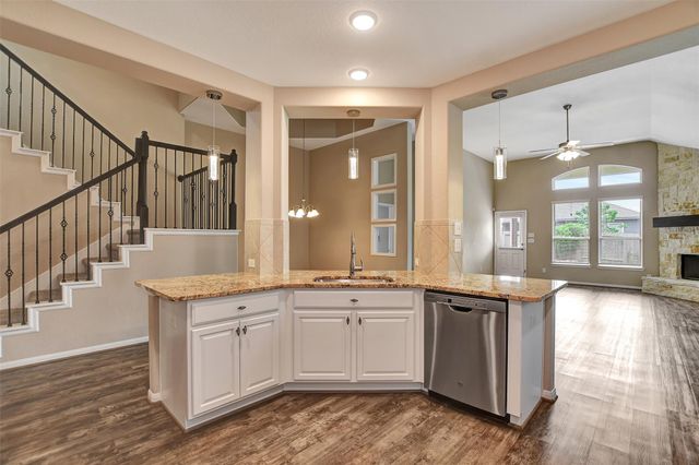 11711 Petal Falls Lane, Tomball, TX 77377