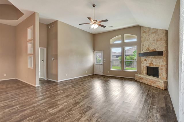 11711 Petal Falls Lane, Tomball, TX 77377