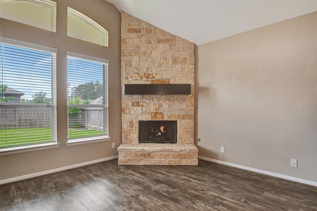 11711 Petal Falls Lane, Tomball, TX 77377