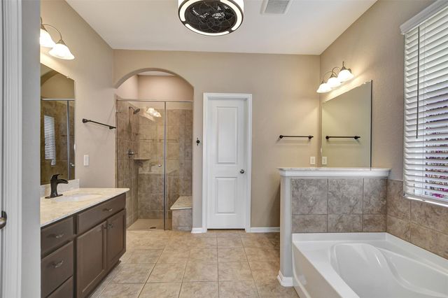 11711 Petal Falls Lane, Tomball, TX 77377