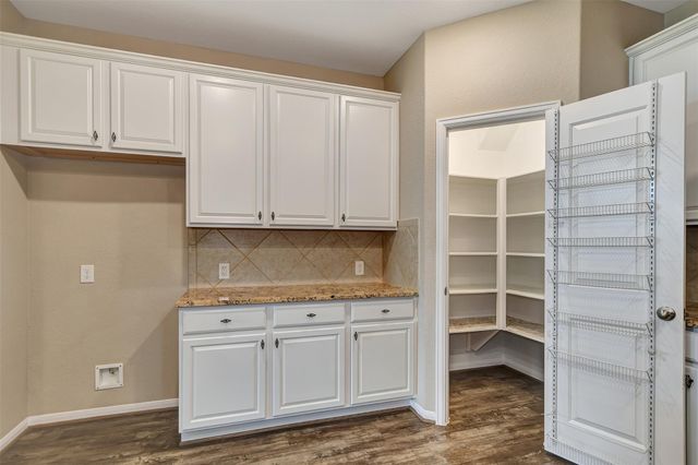 11711 Petal Falls Lane, Tomball, TX 77377