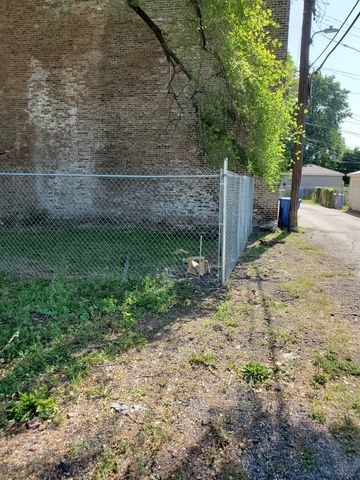 2939 W Flournoy Street, Chicago, IL 60612