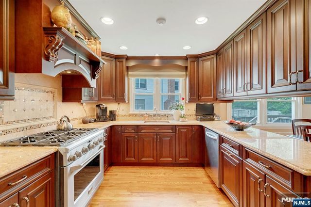 42-09 Cosgrove Court, Fair Lawn, NJ 07410