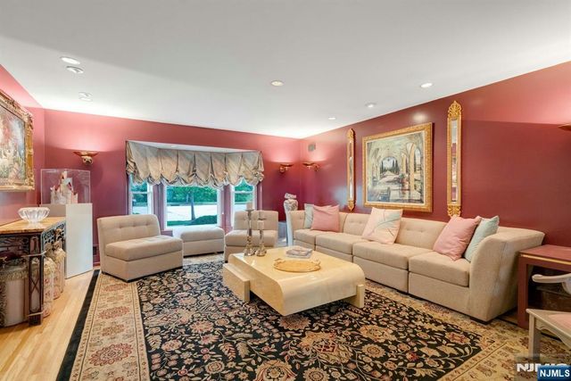 42-09 Cosgrove Court, Fair Lawn, NJ 07410