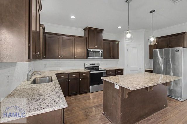 390 Fairview Circle, Hinesville, GA 31313