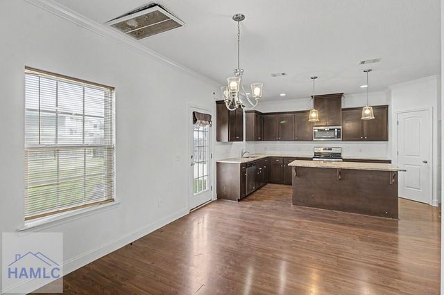 390 Fairview Circle, Hinesville, GA 31313
