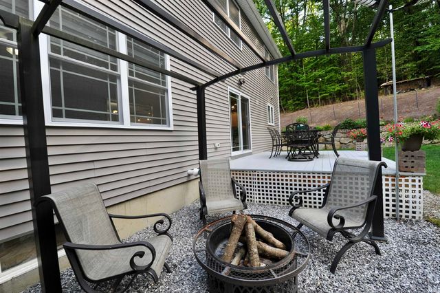 79 New Boston Road, Bedford, NH 03110