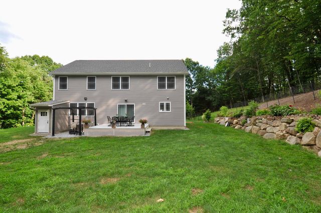 79 New Boston Road, Bedford, NH 03110