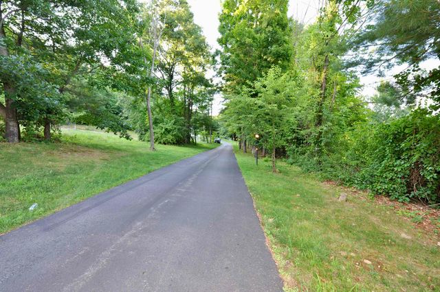79 New Boston Road, Bedford, NH 03110