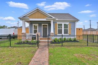 2516 S Grand Avenue, Pearland, TX 77581