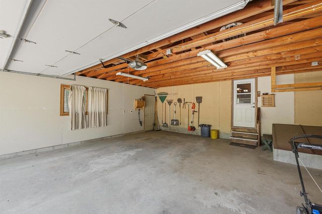 N8277 E MECAN LANE, Neshkoro, WI 54960