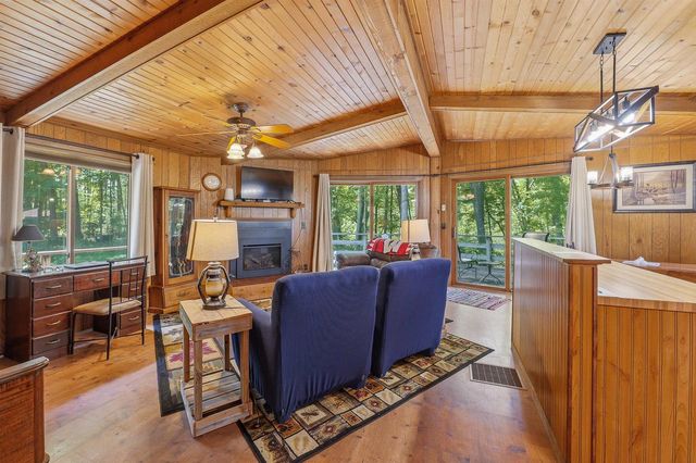 N8277 E MECAN LANE, Neshkoro, WI 54960