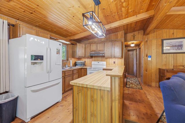 N8277 E MECAN LANE, Neshkoro, WI 54960