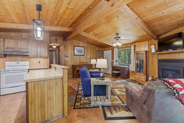 N8277 E MECAN LANE, Neshkoro, WI 54960