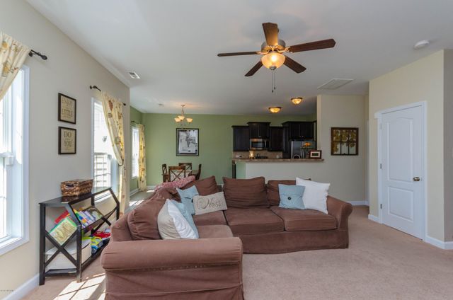 219 Peggys Trace, Sneads Ferry, NC 28460