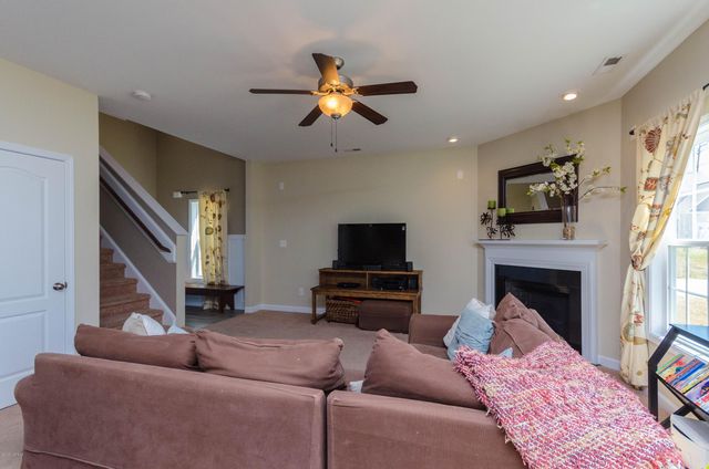 219 Peggys Trace, Sneads Ferry, NC 28460