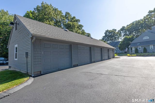 24 Williams Glen Way 24, Glastonbury, CT 06033
