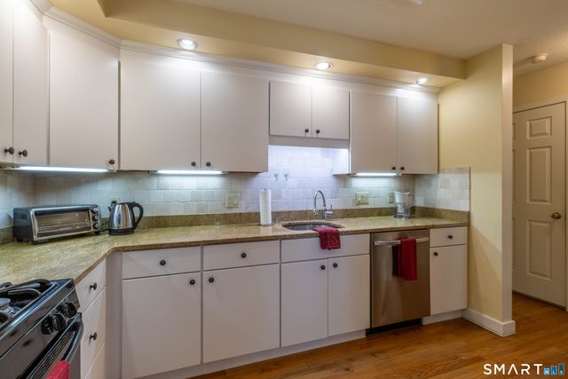 24 Williams Glen Way 24, Glastonbury, CT 06033