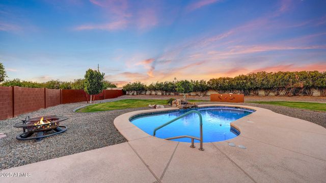10914 W CAMPANA Drive, Sun City, AZ 85351