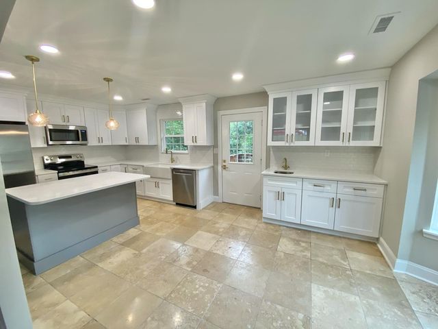 511 NW Stratford Place, Rocky Face, GA 30740