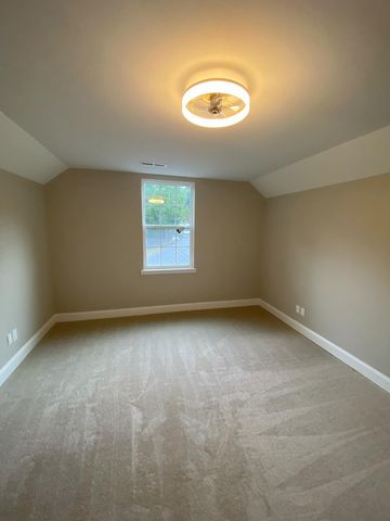511 NW Stratford Place, Rocky Face, GA 30740