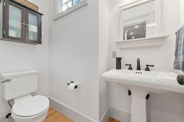 562 Hillcrest Way, Redwood City, CA 94062