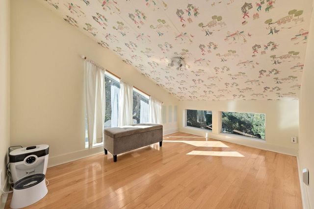 562 Hillcrest Way, Redwood City, CA 94062