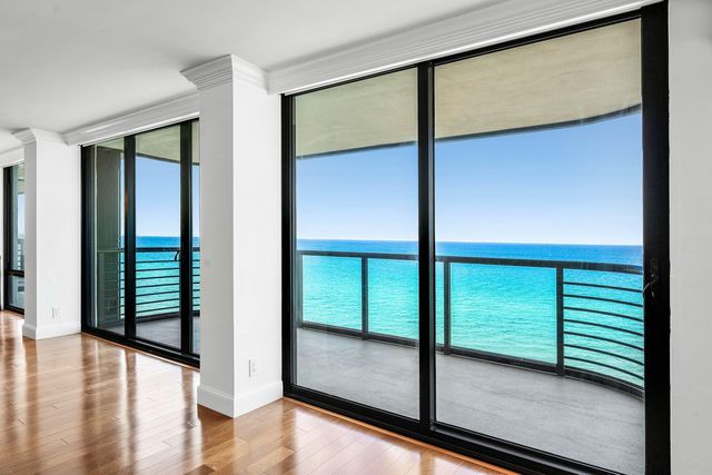 250 S Ocean Boulevard 11c, Boca Raton, FL 33432