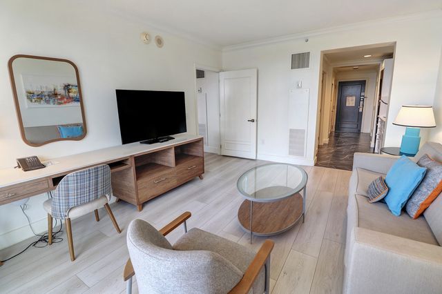 601 N Fort Lauderdale Beach Boulevard 910, Fort Lauderdale, FL 33304