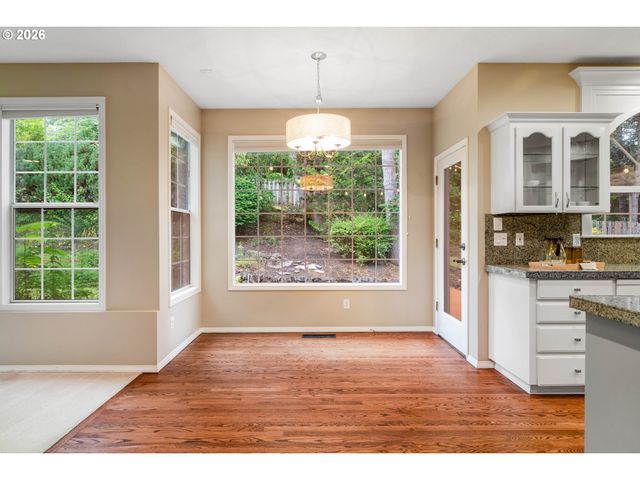 12616 Sw 60TH Ct, Portland, OR 97219