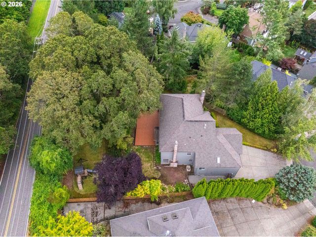 12616 Sw 60TH Ct, Portland, OR 97219