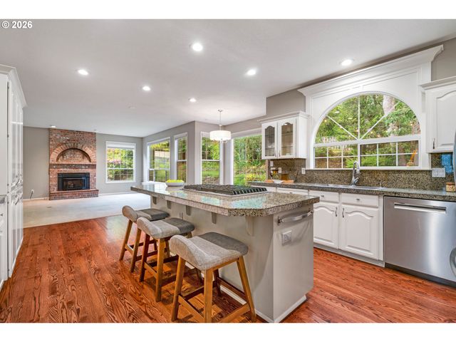 12616 Sw 60TH Ct, Portland, OR 97219
