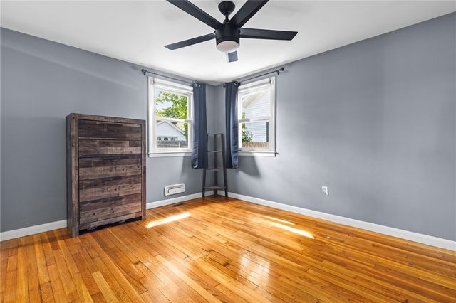 794 Main Avenue, Warwick, RI 02886