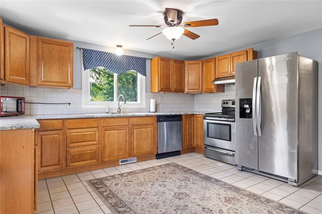 794 Main Avenue, Warwick, RI 02886