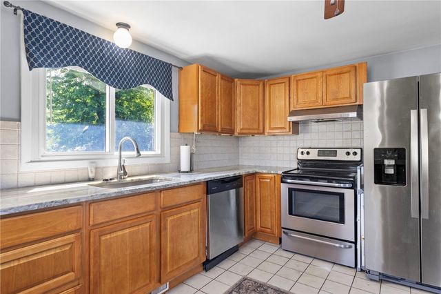794 Main Avenue, Warwick, RI 02886