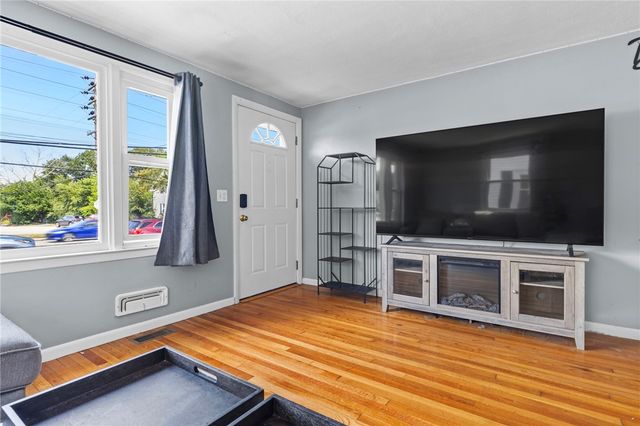 794 Main Avenue, Warwick, RI 02886
