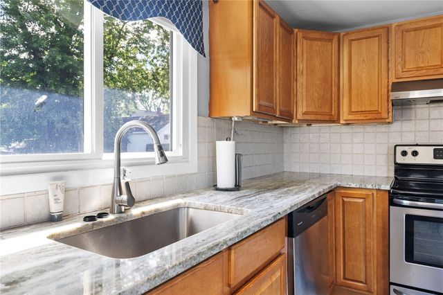 794 Main Avenue, Warwick, RI 02886