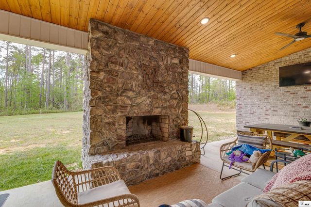 238 PUSS GREEN ROAD, Calhoun, LA 71225