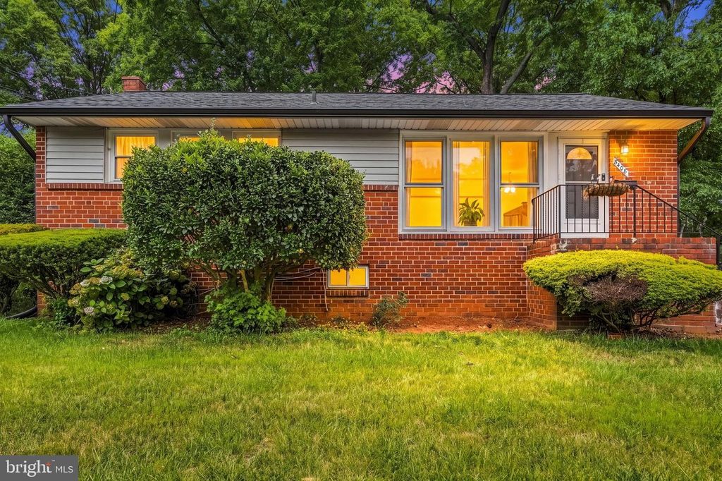 8408 CARROLLTON PKWY, Hyattsville, MD 20784