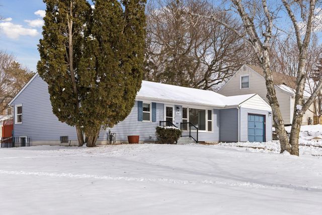 1947 Yorkshire Court, Saint Paul, MN 55116