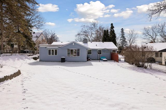 1947 Yorkshire Court, Saint Paul, MN 55116